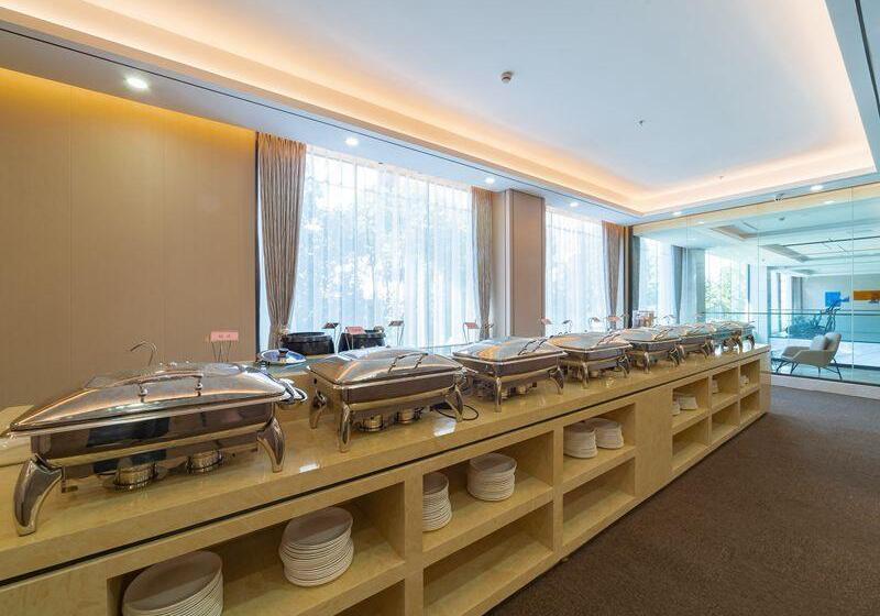 Отель Greentree Eastern Dali Railway Station