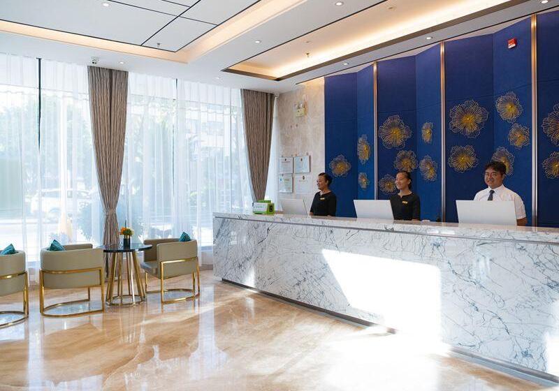 Отель Greentree Eastern Dali Railway Station