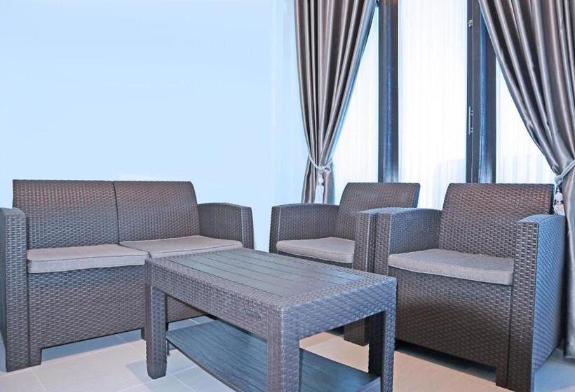 ホテル Oyo 3114 Residence Dalimo