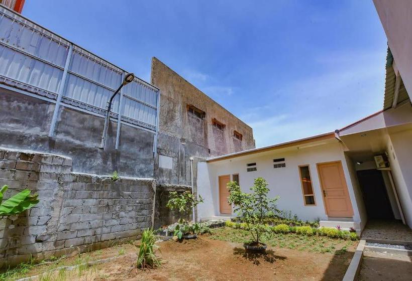 בית מלון כפרי Oyo 3315 Tanjung Residence Syariah