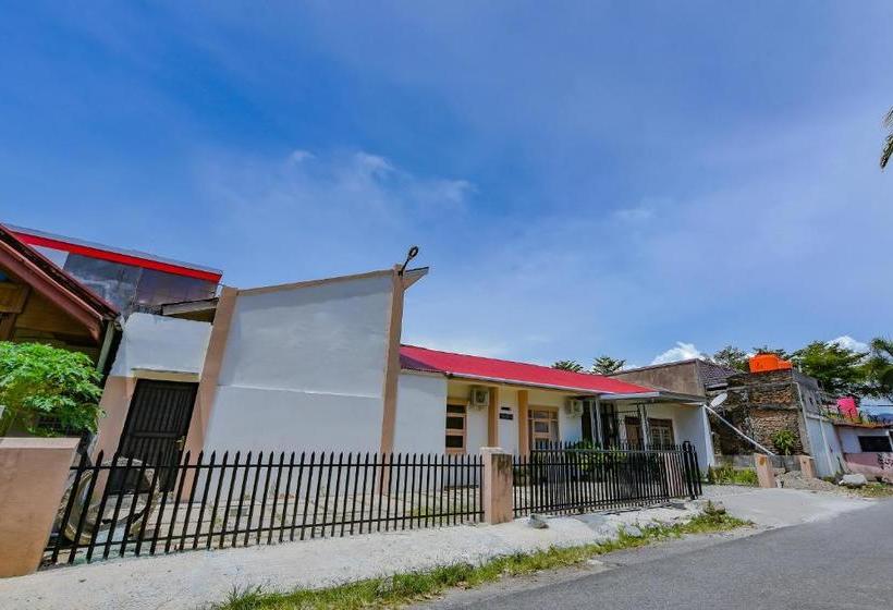 בית מלון כפרי Oyo 3315 Tanjung Residence Syariah