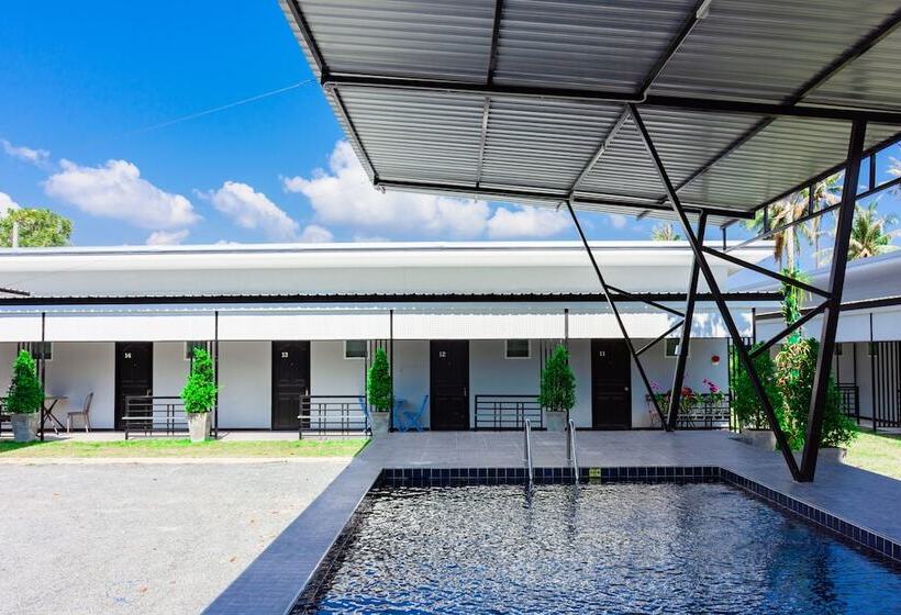 Отель Oyo 533 Runya Poolvilla