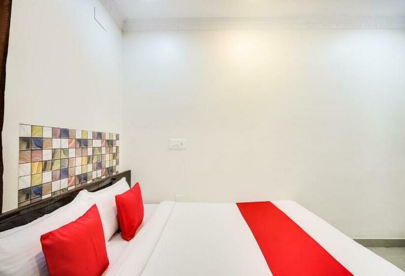 Hotel Oyo 72405  Yogi