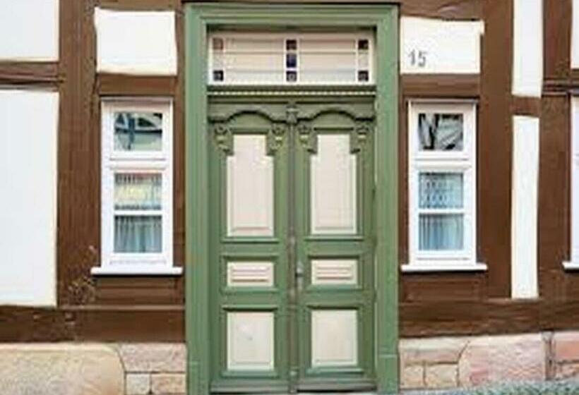 Hotel Oyo 72405  Yogi