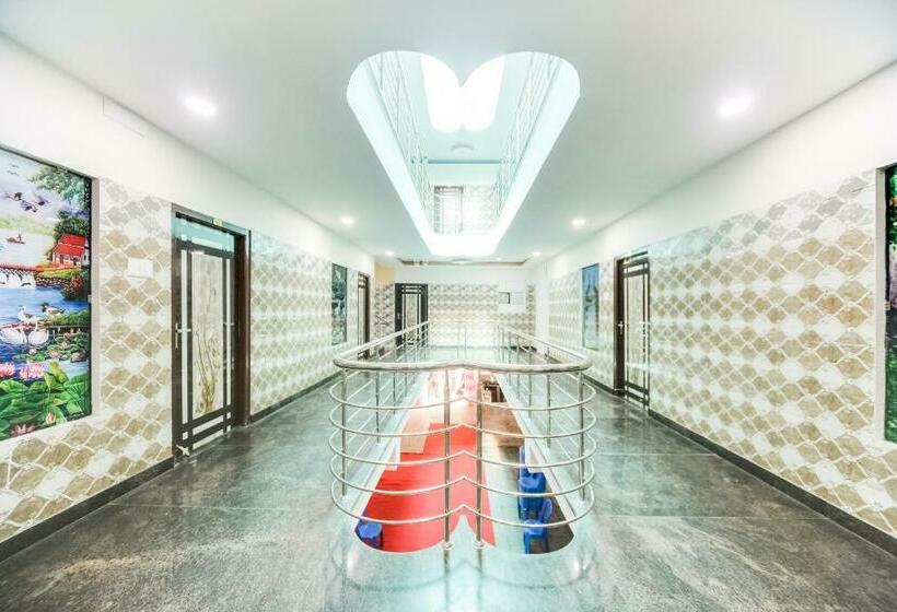 Hotel Oyo 72405  Yogi