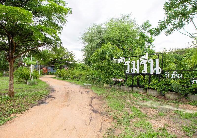 Отель Oyo 999 Baan Pak Rom Ruen