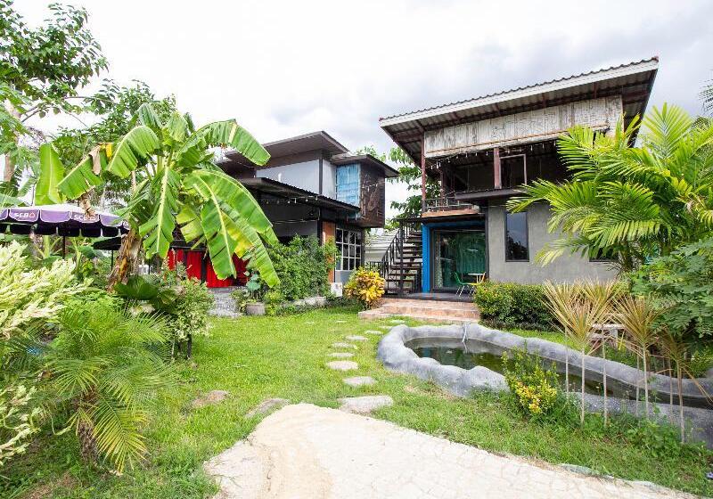 Отель Oyo 999 Baan Pak Rom Ruen