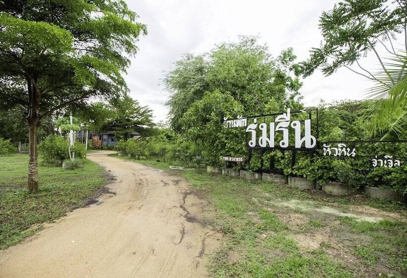 Отель Oyo 999 Baan Pak Rom Ruen