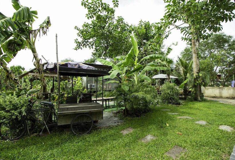 Отель Oyo 999 Baan Pak Rom Ruen