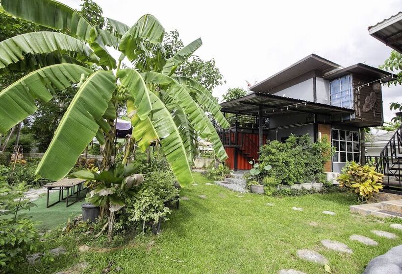 Отель Oyo 999 Baan Pak Rom Ruen