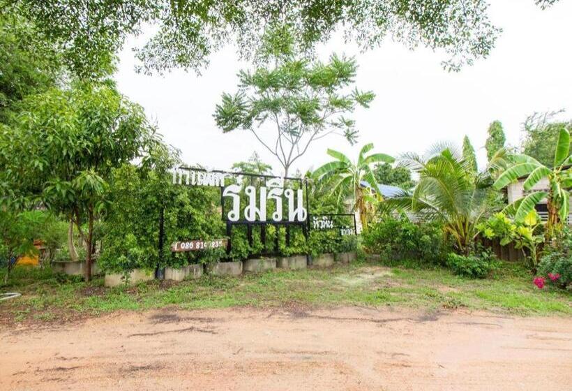 Отель Oyo 999 Baan Pak Rom Ruen