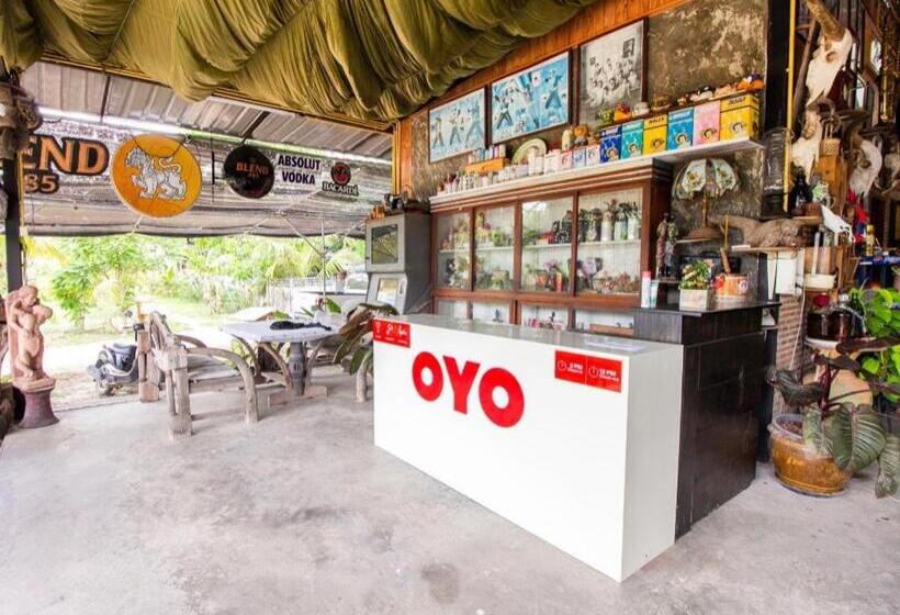 Отель Oyo 999 Baan Pak Rom Ruen
