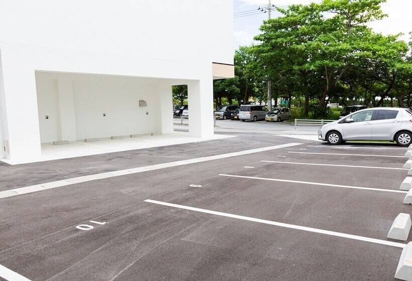 בית מלון כפרי Peace Island Nago