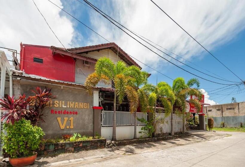 호텔 Reddoorz Syariah At Bumi Siliwangi Residence Padang