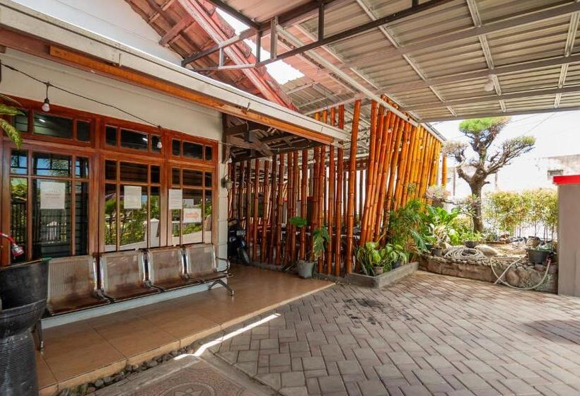 هتل Reddoorz Syariah At Bumi Siliwangi Residence Padang