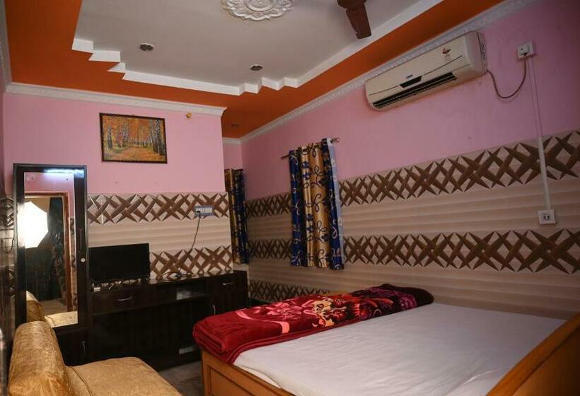 Spot On Hotel Rajamahal