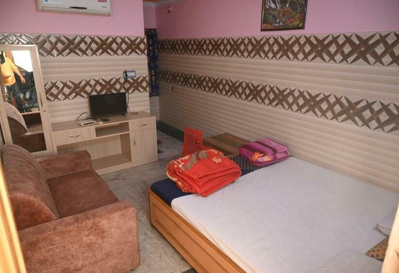 Spot On Hotel Rajamahal