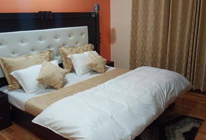 Отель Stayapart  Uday Palace