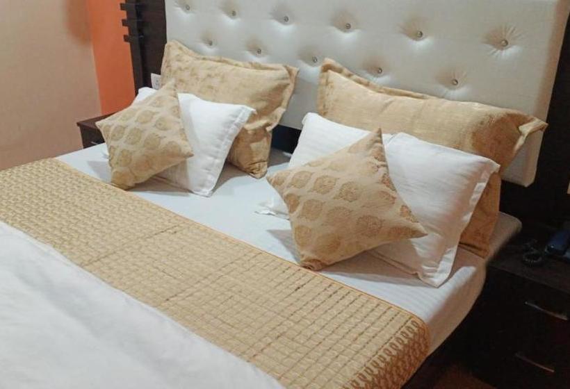 Отель Stayapart  Uday Palace