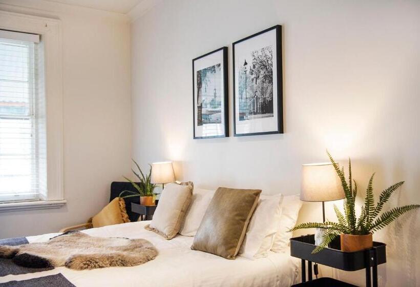 בית מלון כפרי The Woolpack