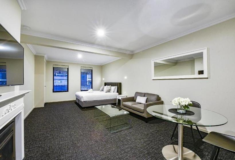 فندق على الطريق Aloha Central Premium Studios