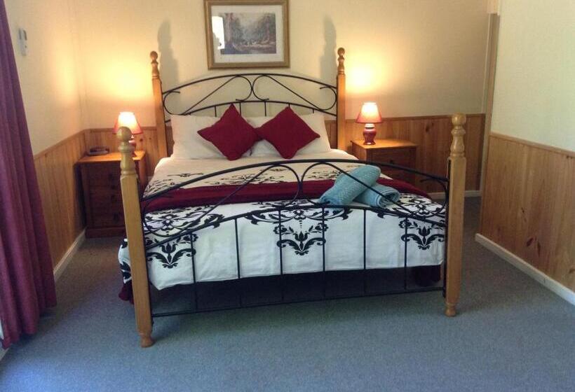 מוטל Crossways Country Inn