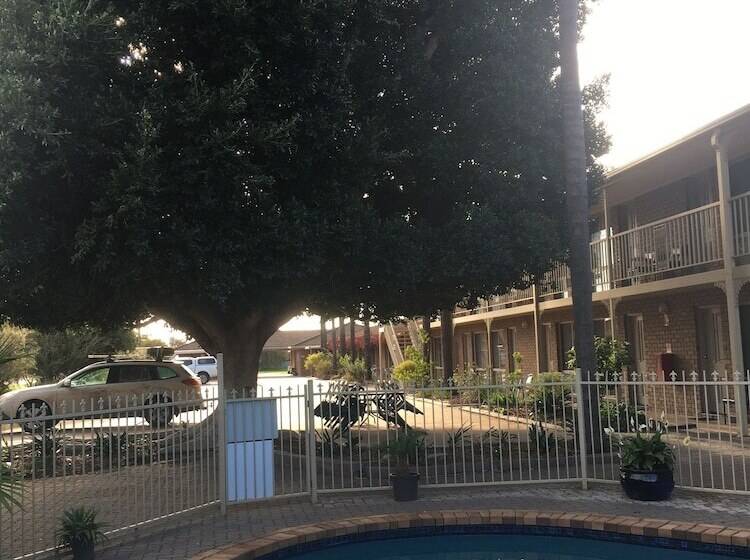 מוטל Darling Junction Motor Inn