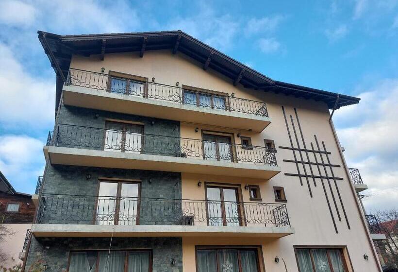 ペンション Fulg De Nea