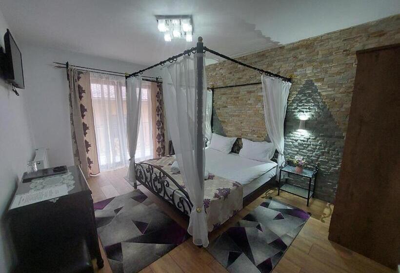 ペンション Fulg De Nea