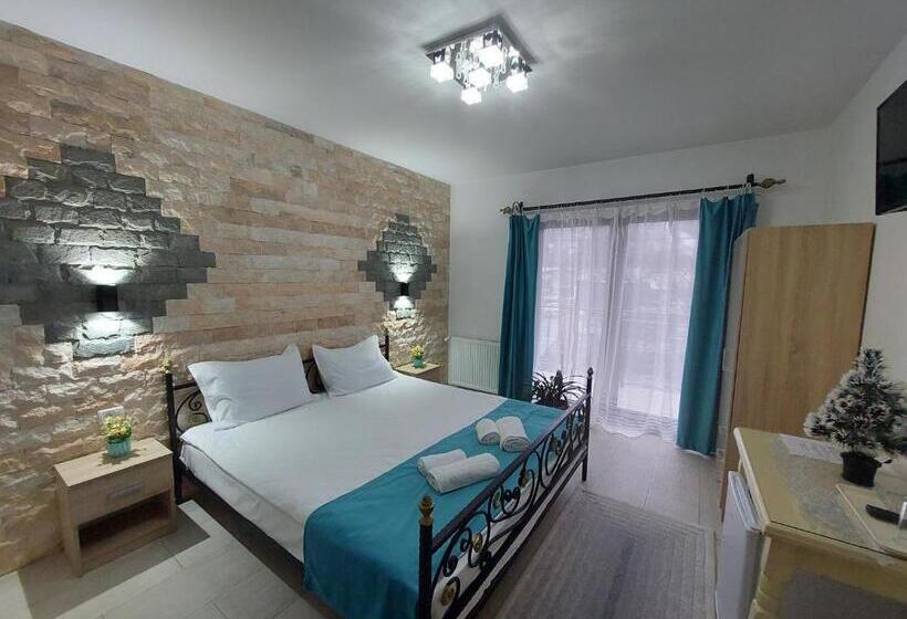 ペンション Fulg De Nea