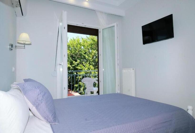 بنسيون Limnia Gi