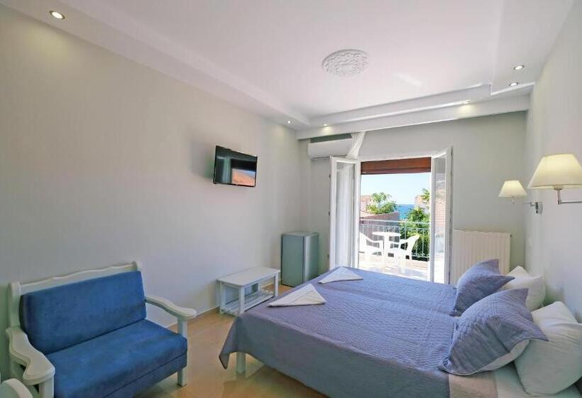 بنسيون Limnia Gi