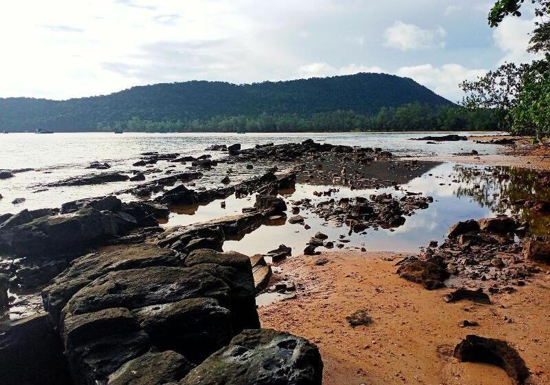 بنسيون The Azure M Pai Bay