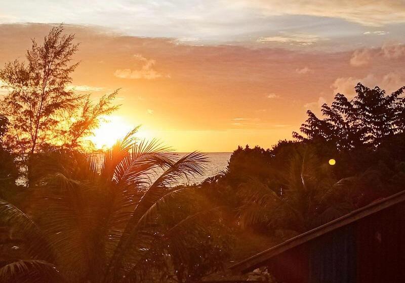 بنسيون The Azure M Pai Bay