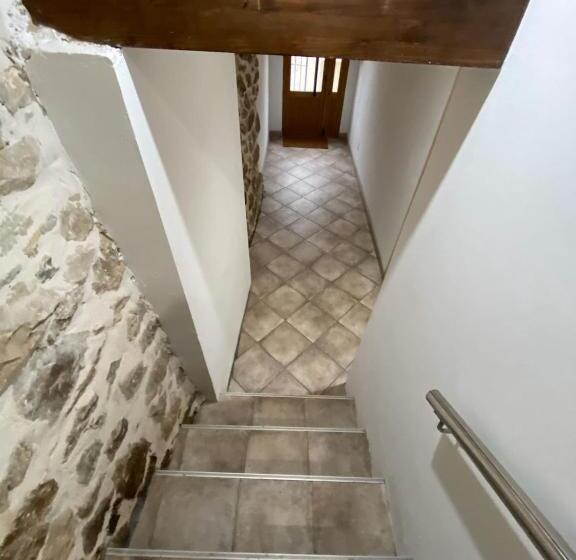 膳宿费 The Little Caravia