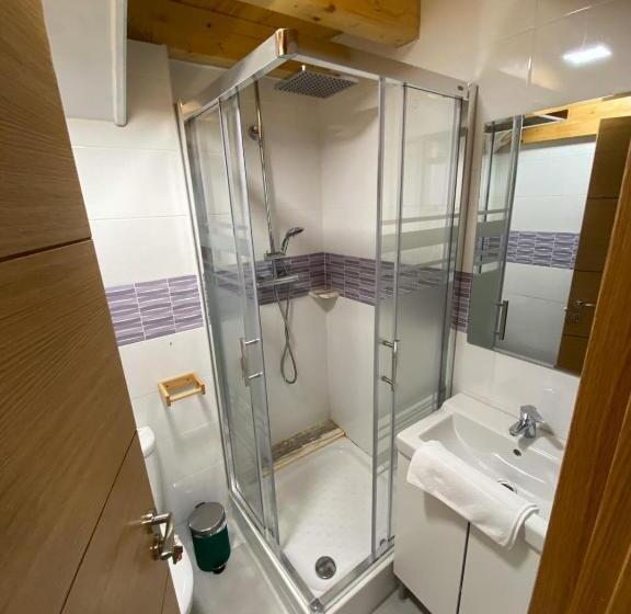 膳宿费 The Little Caravia