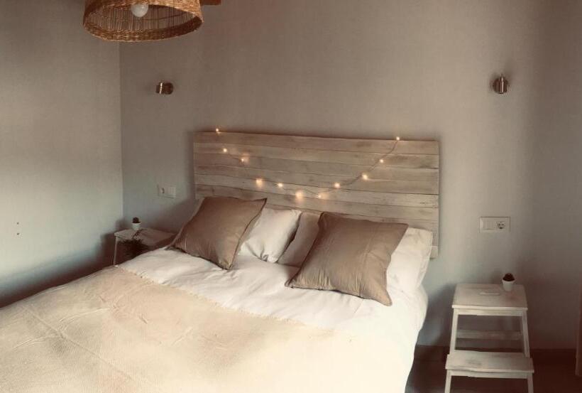 膳宿费 The Little Caravia