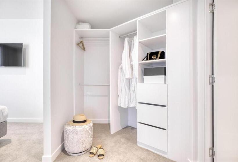 リゾートホテル Vue Broadbeach   Official