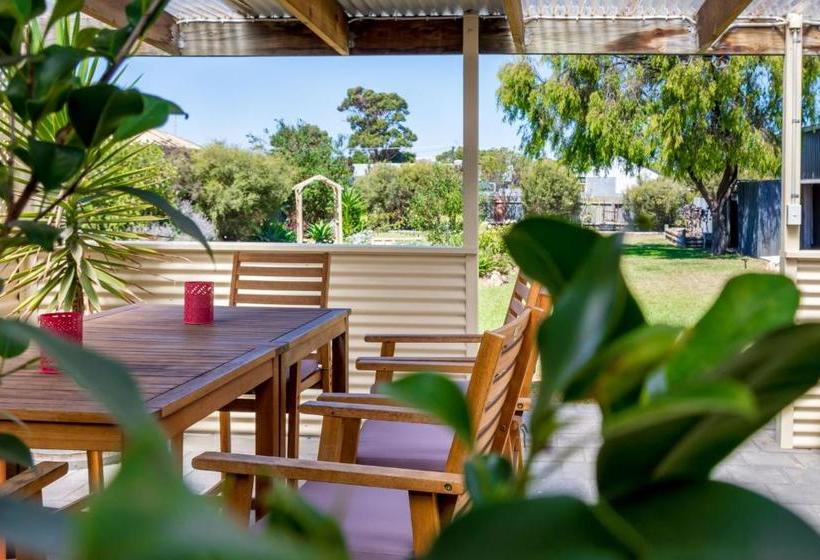 Agnes Cottage Bed & Breakfast