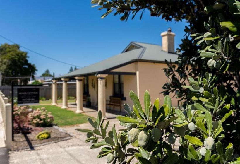 Agnes Cottage Bed & Breakfast