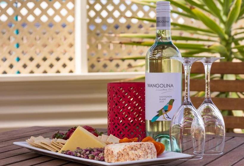 Agnes Cottage Bed & Breakfast