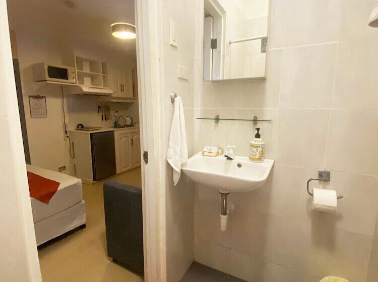 هاستل Little Norway Guesthouse   Mactan Cebu International Airport