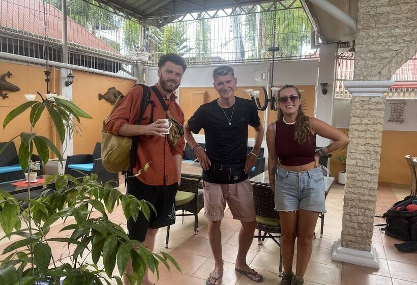 هاستل Little Norway Guesthouse   Mactan Cebu International Airport