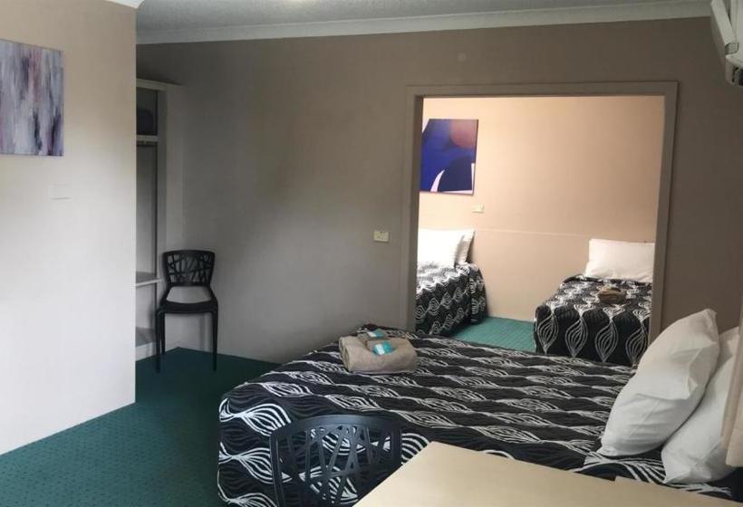 הוסטל Aquatic Motor Inn