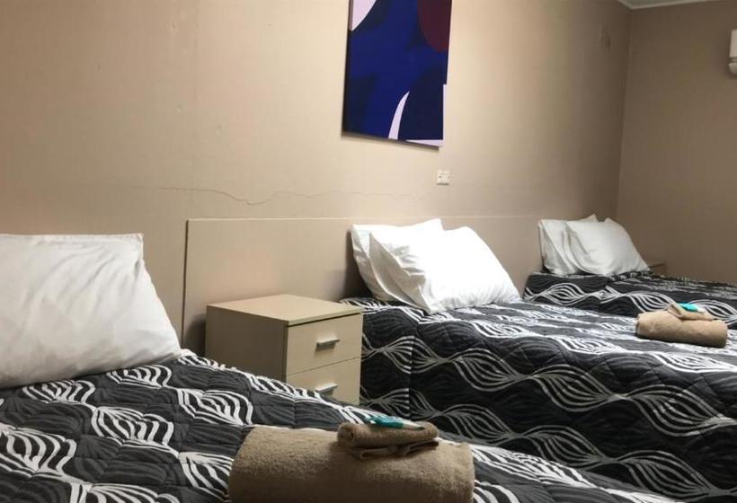 فندق صغير Aquatic Motor Inn