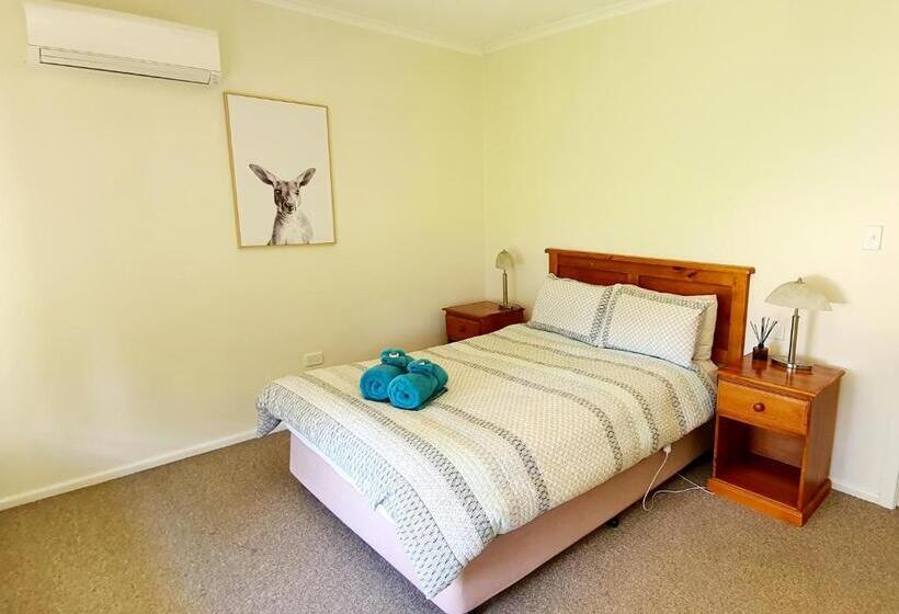 הוסטל The Convent Boutique Accommodation