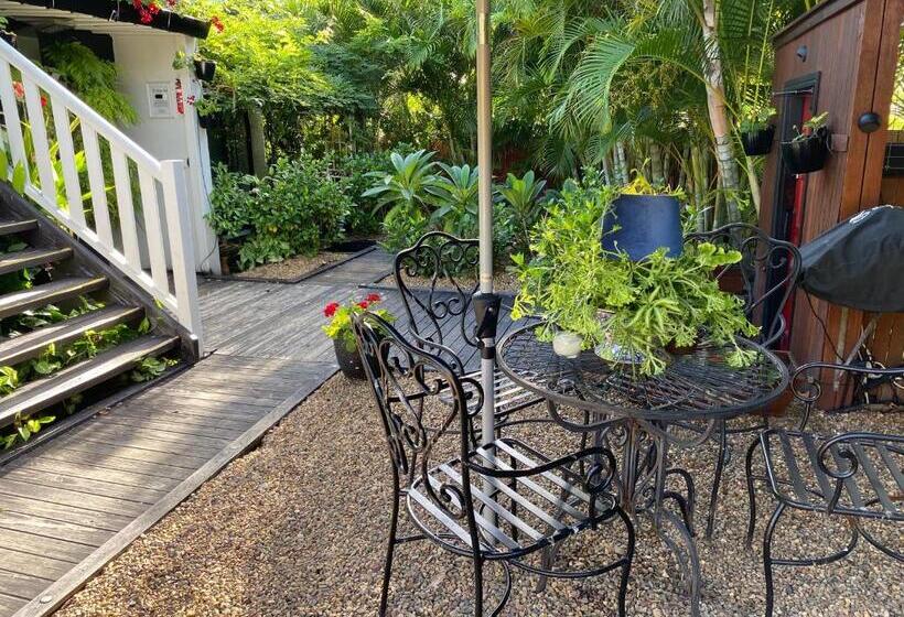 تختخواب و صبحانه Freshwater Bnb