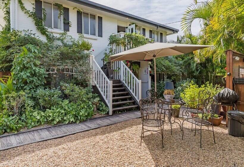 تختخواب و صبحانه Freshwater Bnb