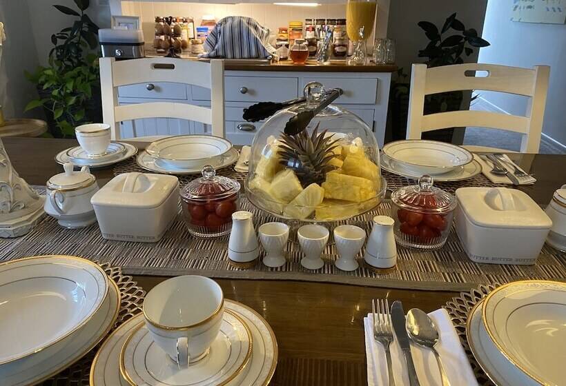 تختخواب و صبحانه Freshwater Bnb