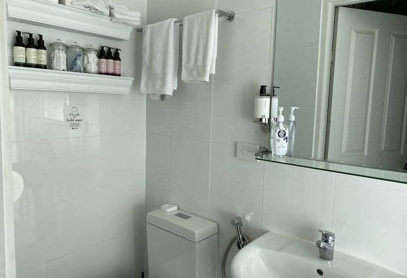 تختخواب و صبحانه Freshwater Bnb